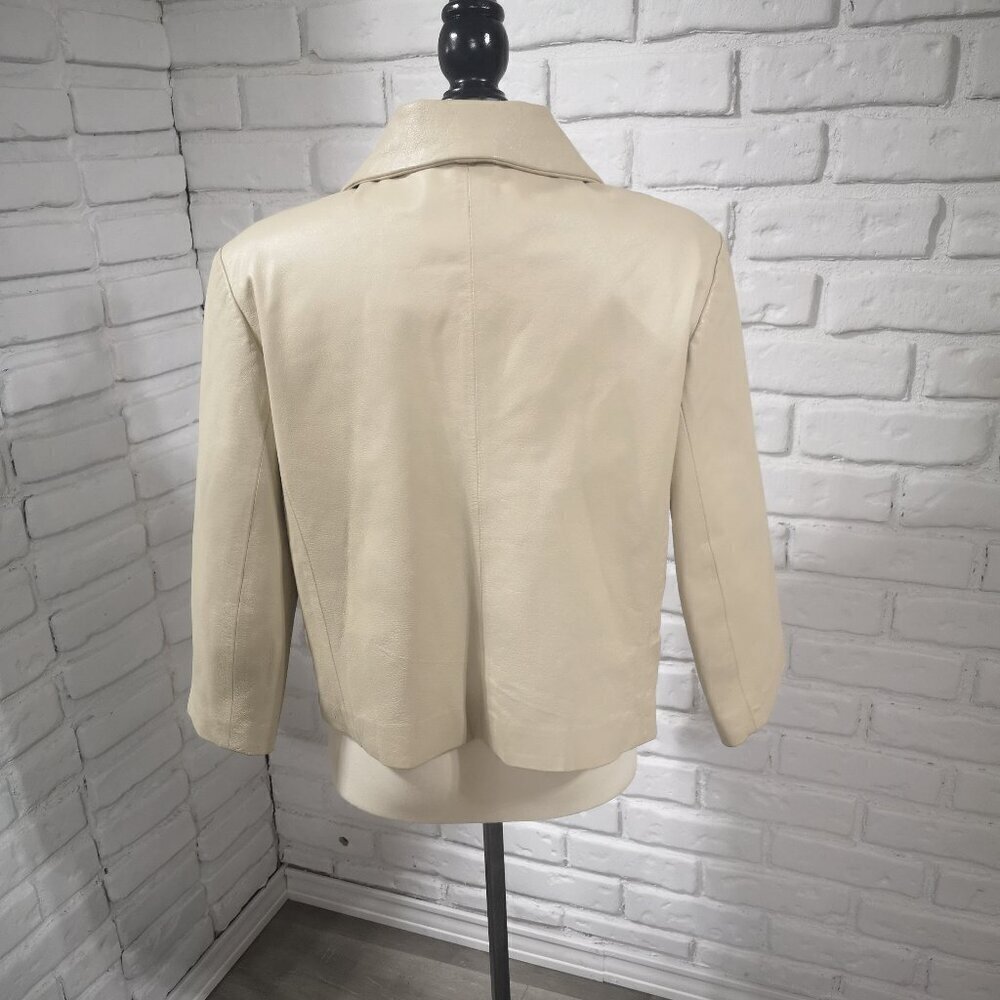 le chateau Ladies Size XL Cream Button Closure Cropped Leather Jacket/Blazer - Picture 2 of 9